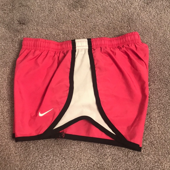 Girls Nike shorts - Picture 3 of 3